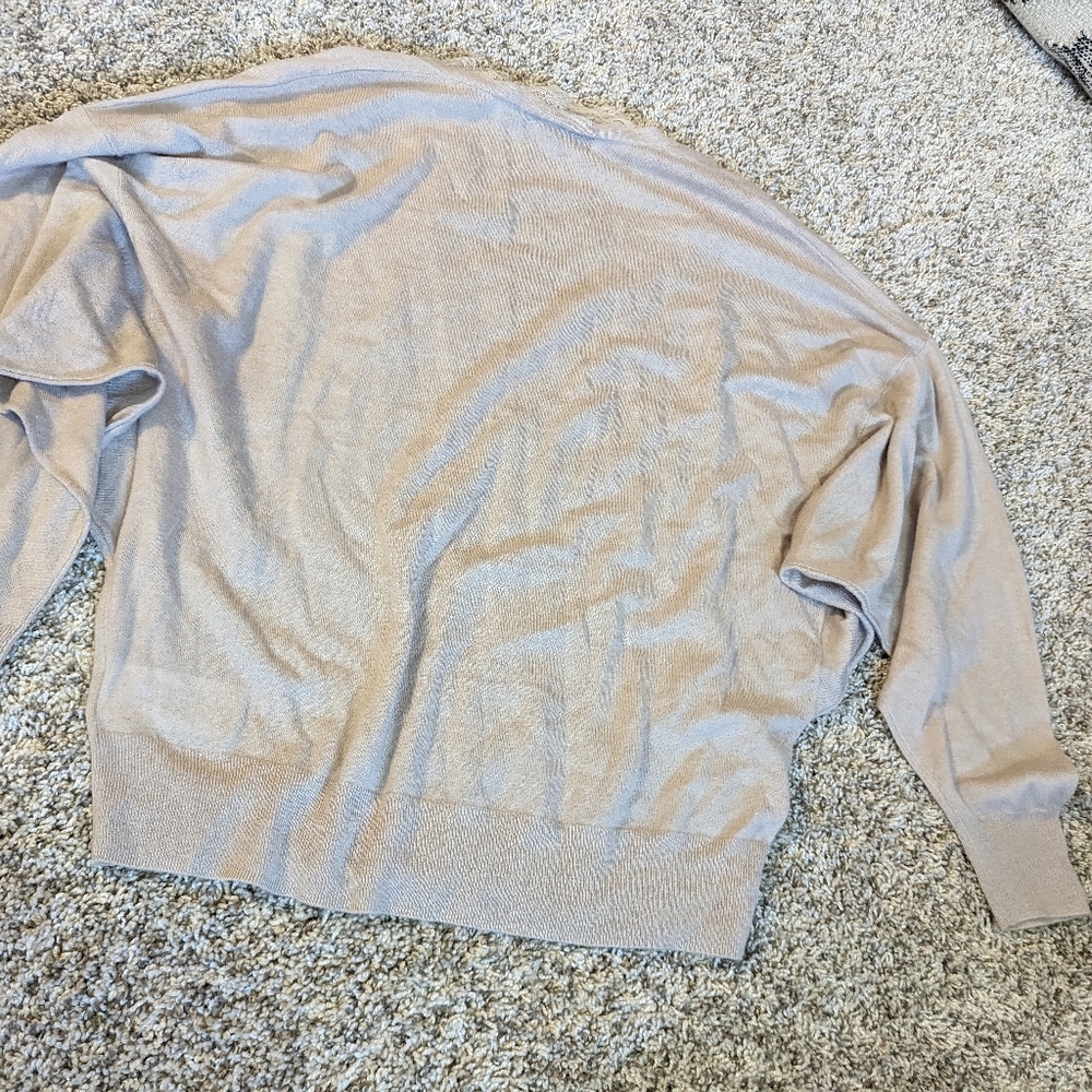 Iro sweater. - Picture 4 of 5